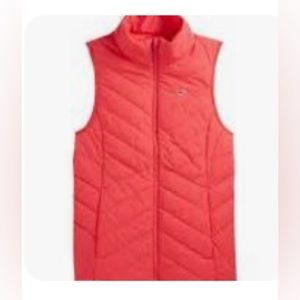 FIRM$ Vineyard Vines Mountain Weekend Vest in color “Cuckoo”, a pinky orange